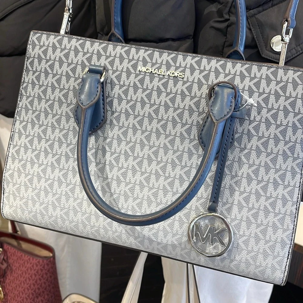 Michael Kors Sheila Medium Signature CZ Logo Satchel Crossbody Center Zip
Navy - Picture 16 of 16